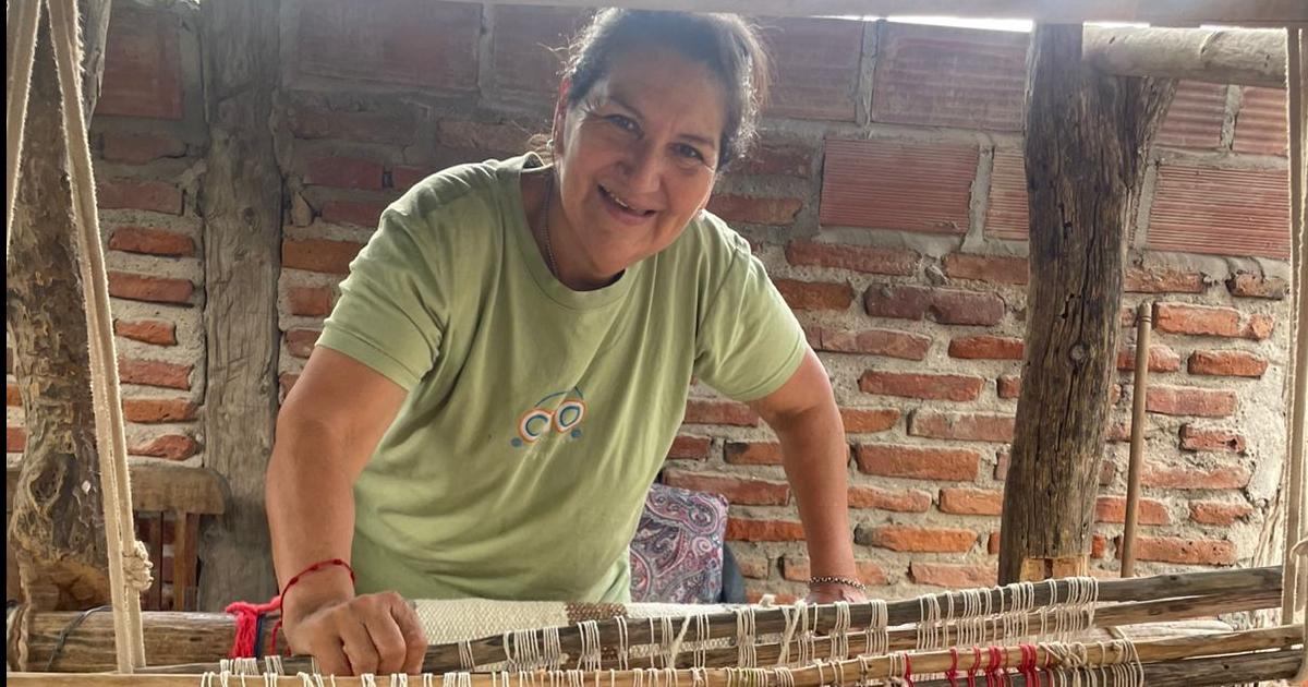 En las manos de Graciela Peralta la magia se hace presente al crear en su telar atamisquentildeo