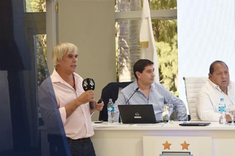 PRESENTACIÓN Lorenzo (izq) ya pasó por Tribunales Por esta causa Tapia ser� indagado el 12 de marzo