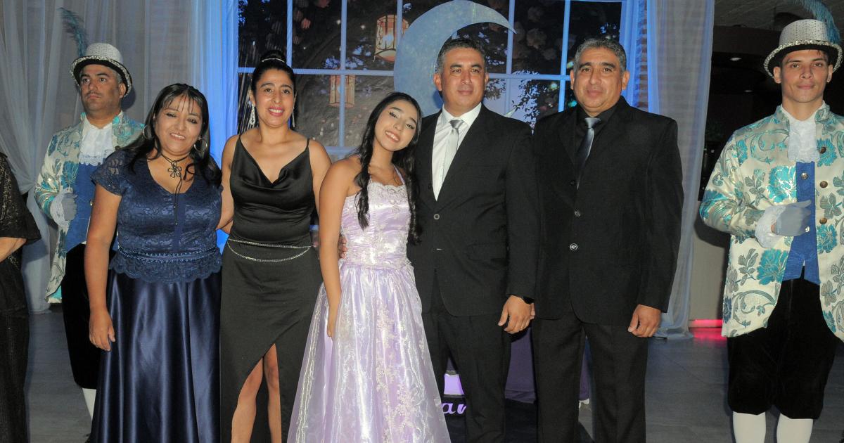 LA NOCHE SONtildeADA DE LILIAacuteN URQUIZA