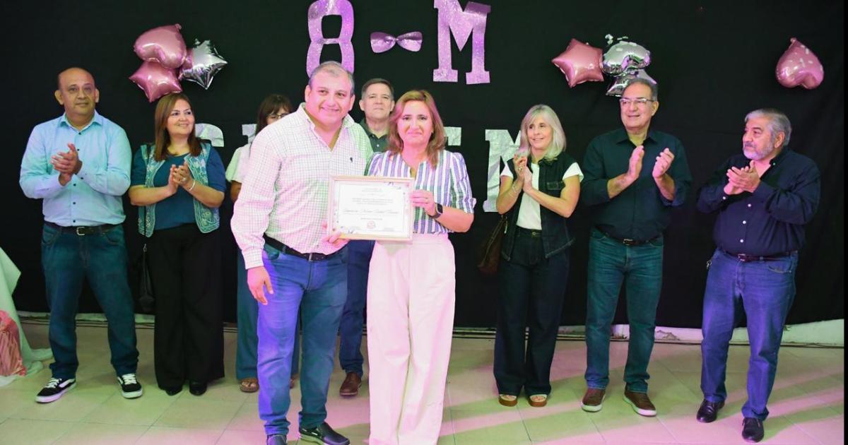 La intendente Fuentes asistioacute al homenaje a las mujeres organizado por el sindicato municipal