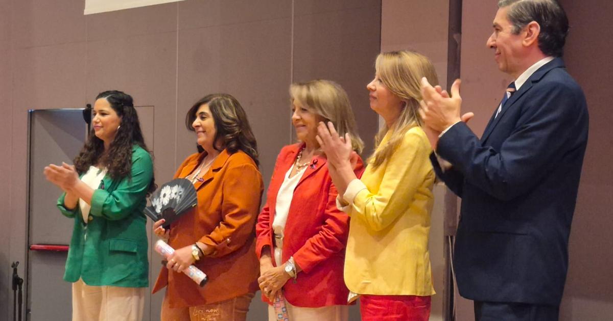 Las mejores imaacutegenes del acto central por el Diacutea de la Mujer en el Forum