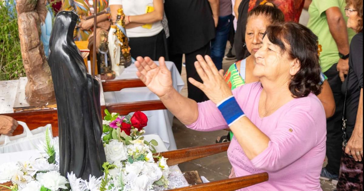 Siliacutepica vivioacute la fiesta grande de Mamaacute Antula- las mejores imaacutegenes