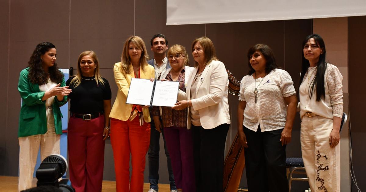 Con una importante convocatoria se realizoacute la jornada por el 8M en el Foacuterum