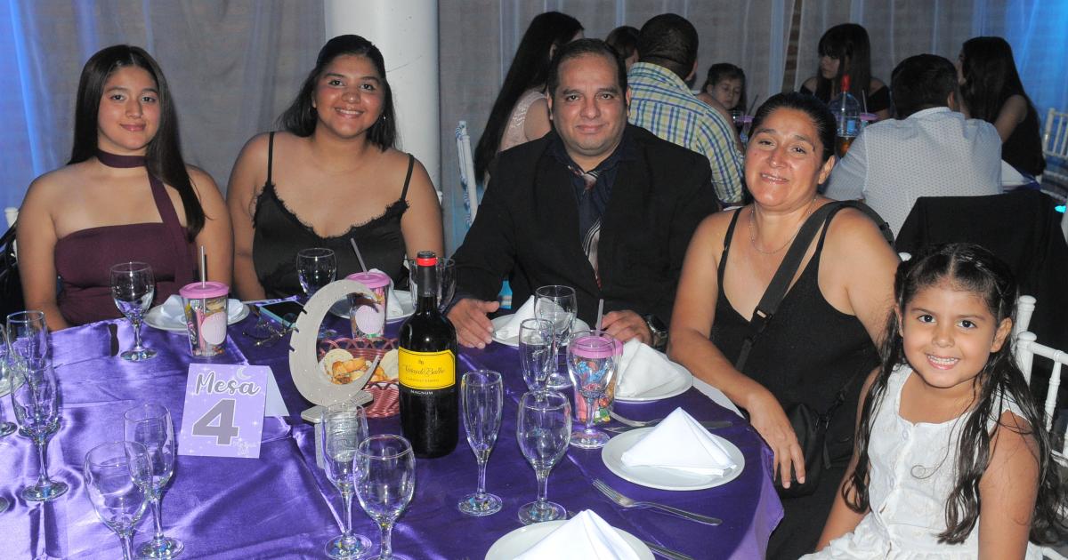 LA NOCHE SONtildeADA DE LILIAacuteN URQUIZA