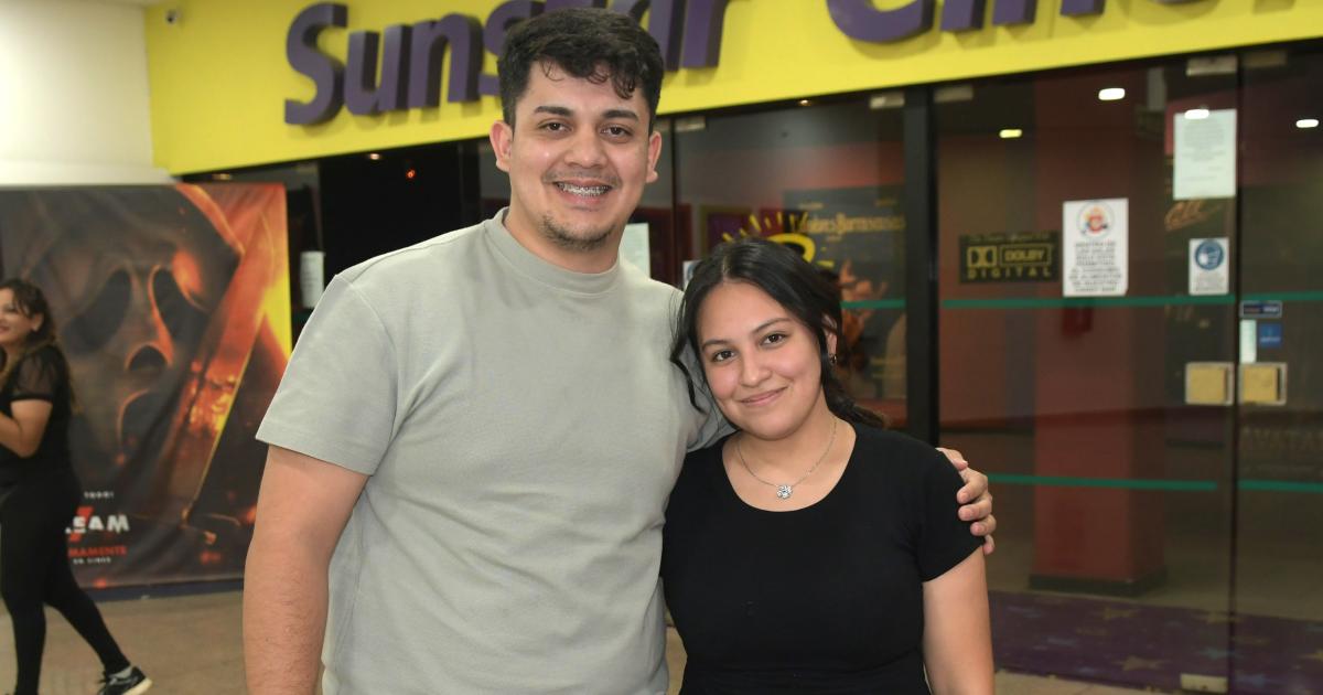 NOCHES DE PELIacuteCULA