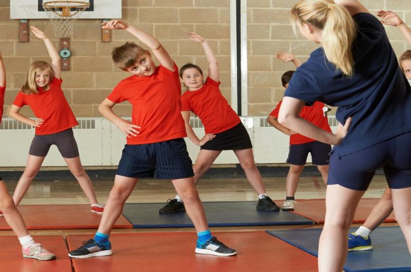 La actividad fiacutesica en los nintildeos es fundamental para prevenir enfermedades en la adultez