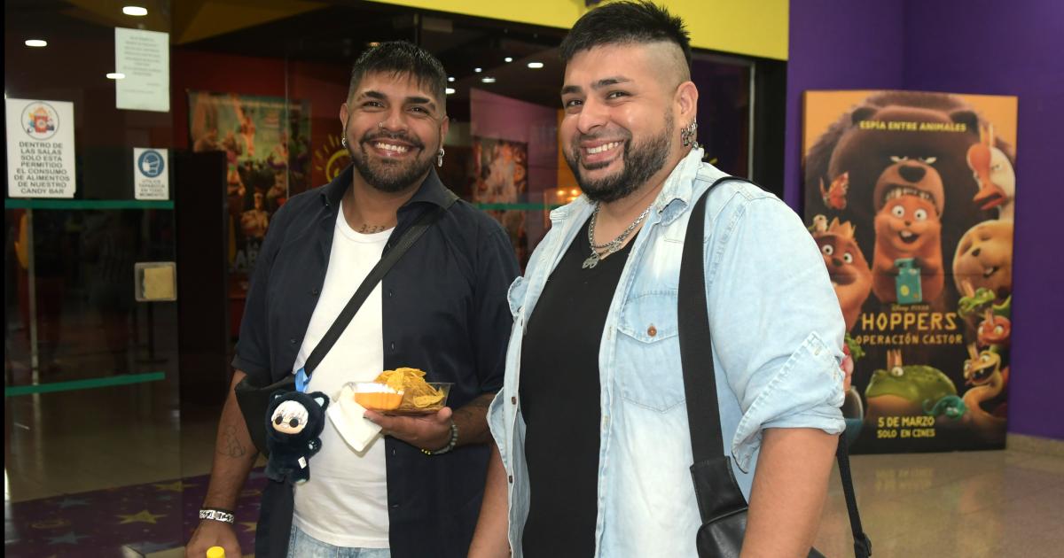 NOCHES DE PELIacuteCULA