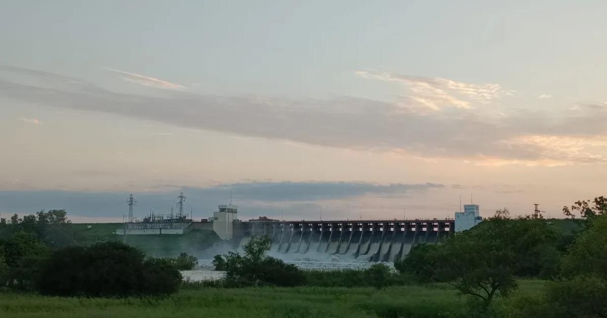 El dique frontal de Termas de Riacuteo Hondo mantiene alto un movimiento de caudales