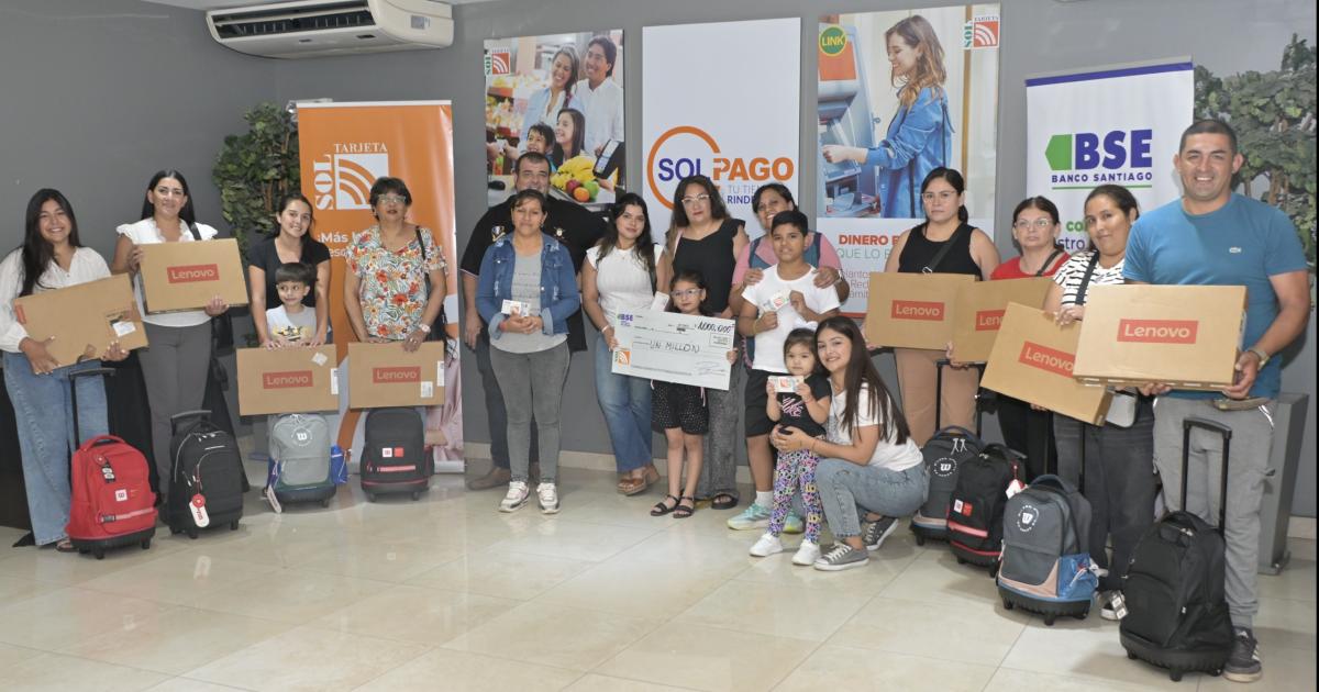 Alegriacutea y emocioacuten- entregan los premios del concurso La vuelta a clases con Diario Panorama