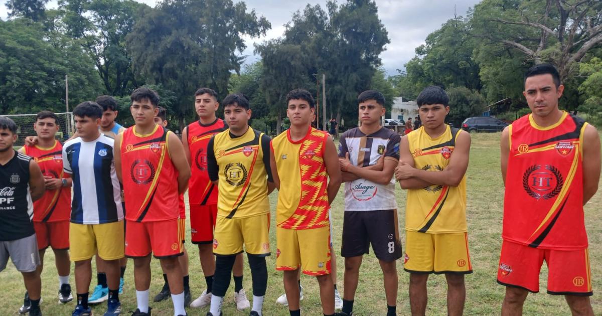 Kalujerovich asumioacute como nuevo entrenador de Instituto Santiago