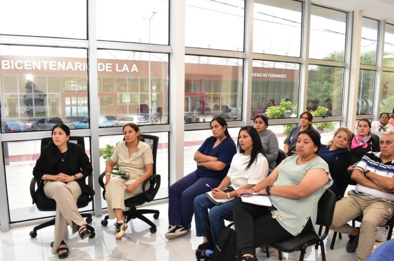 Fernandez- Capacitan a equipos de salud para fortalecer el uso del sistema SISSE