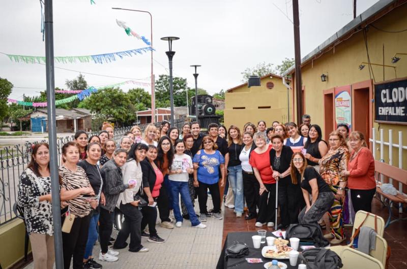 Comuna de Clodomira agasajoacute a las mujeres en su diacutea con un desayuno
