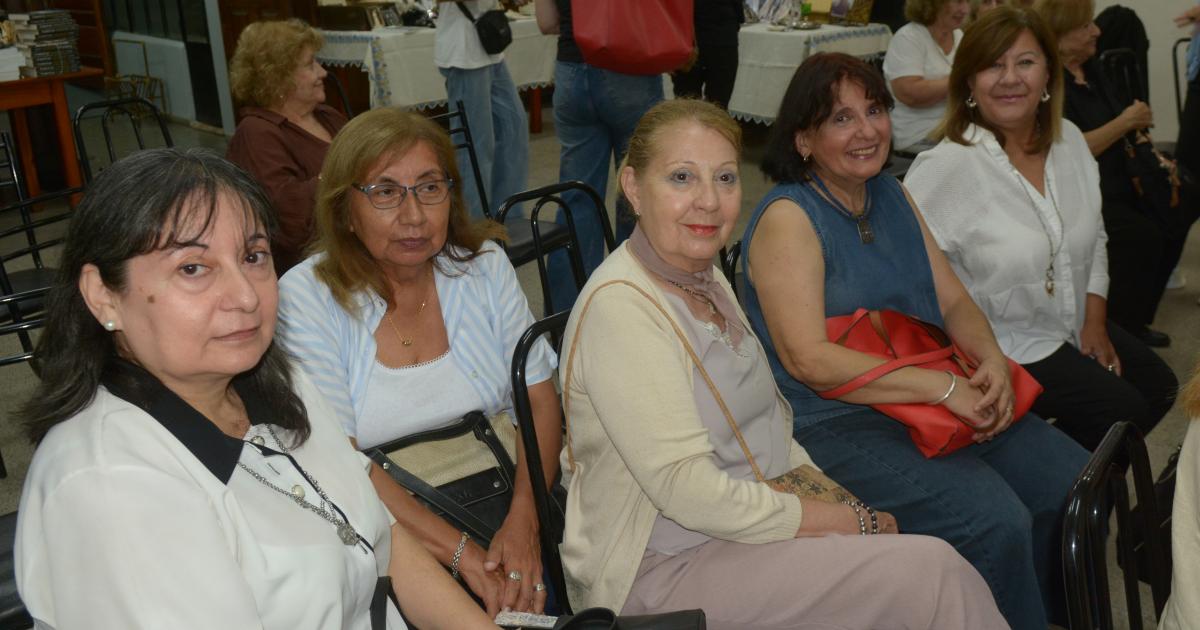 LA MUJER DE LOS FELICES 20 EN BIBLIOTECA POPULAR