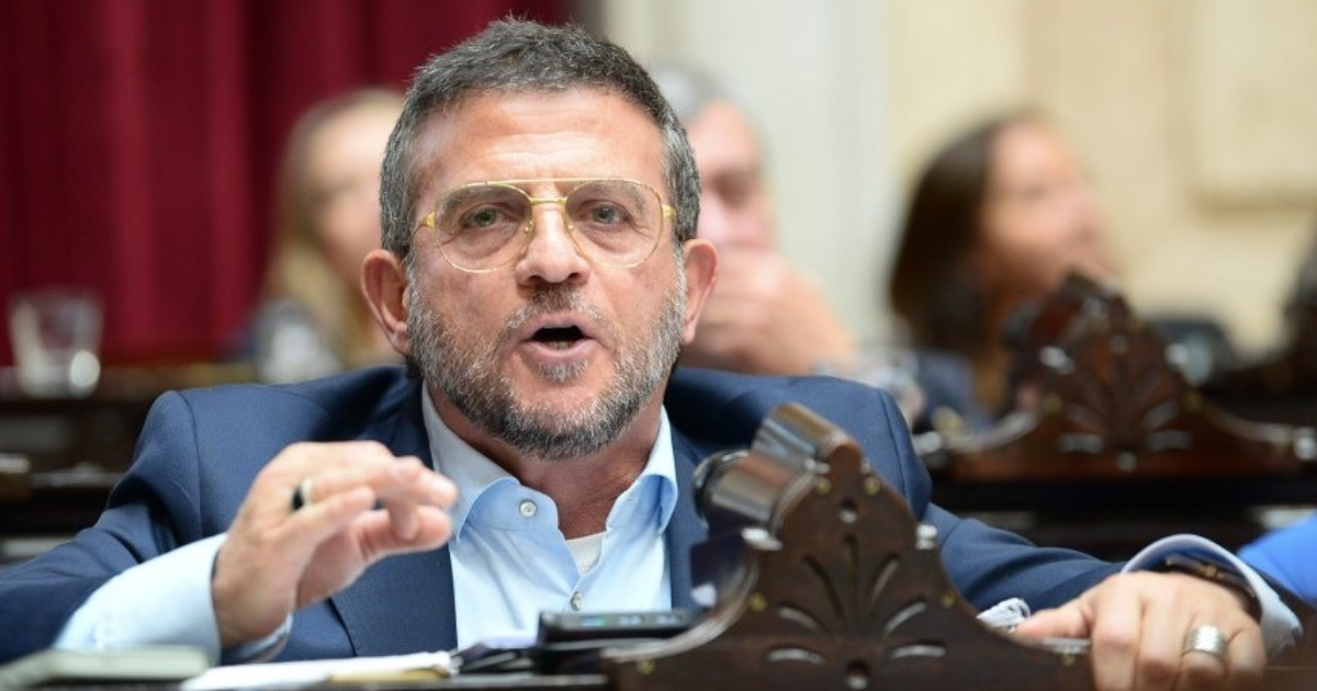 Denuncia y pedido de desafuero contra el diputado tucumano y dirigente bancario Carlos Cisneros- lo acusan de trata de personas y asociacioacuten iliacutecita