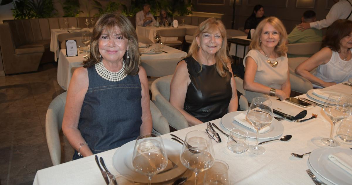 LAS MUJERES CELEBRARON EN ZAMBRA