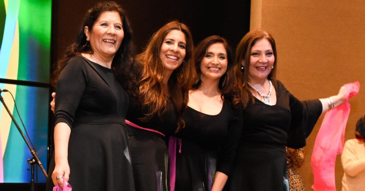 El Centro Cultural del Bicentenario presentaraacute a Soles y Lunas