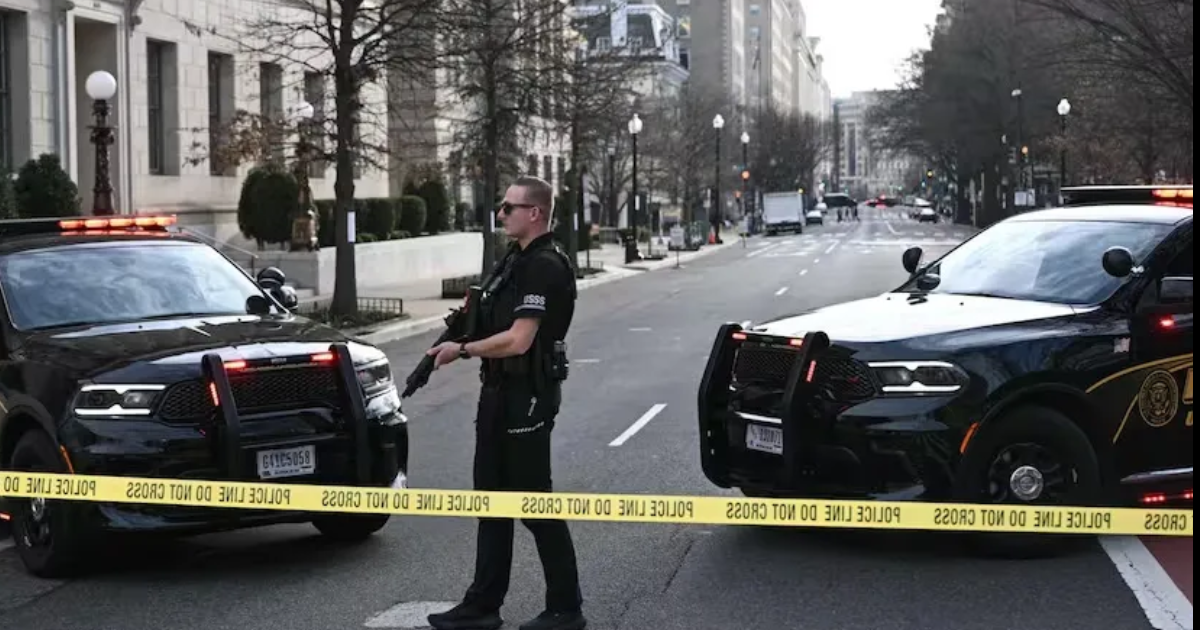Alerta de seguridad en Washington- una camioneta atravesoacute el periacutemetro de la Casa Blanca