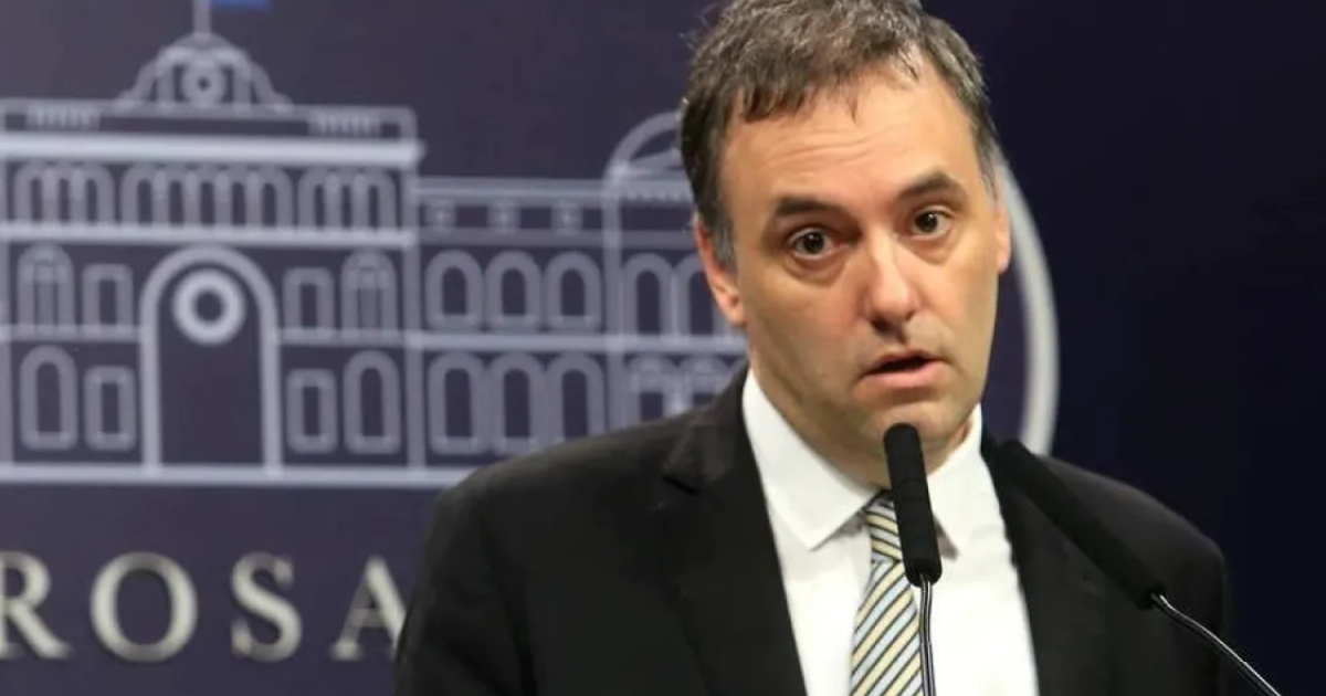 La oposicioacuten pidioacute la interpelacioacuten de Manuel Adorni en el Congreso por llevar a su pareja a un viaje oficial