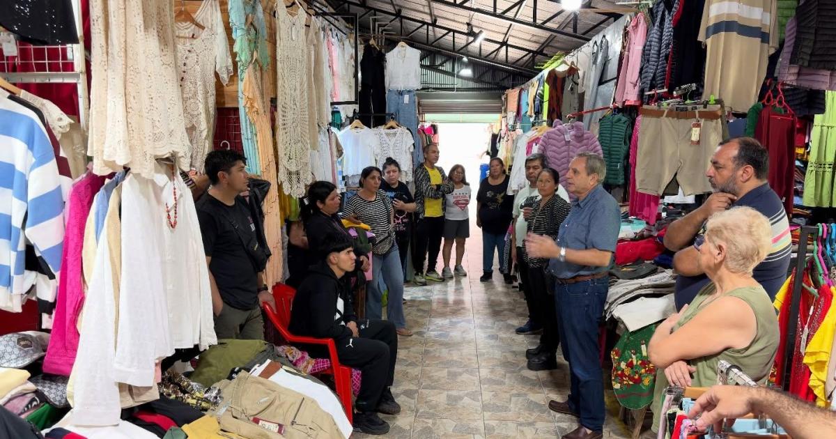 Se pidioacute la evacuacioacuten preventiva y retiro de mercaderiacutea de la Feria del Riacuteo