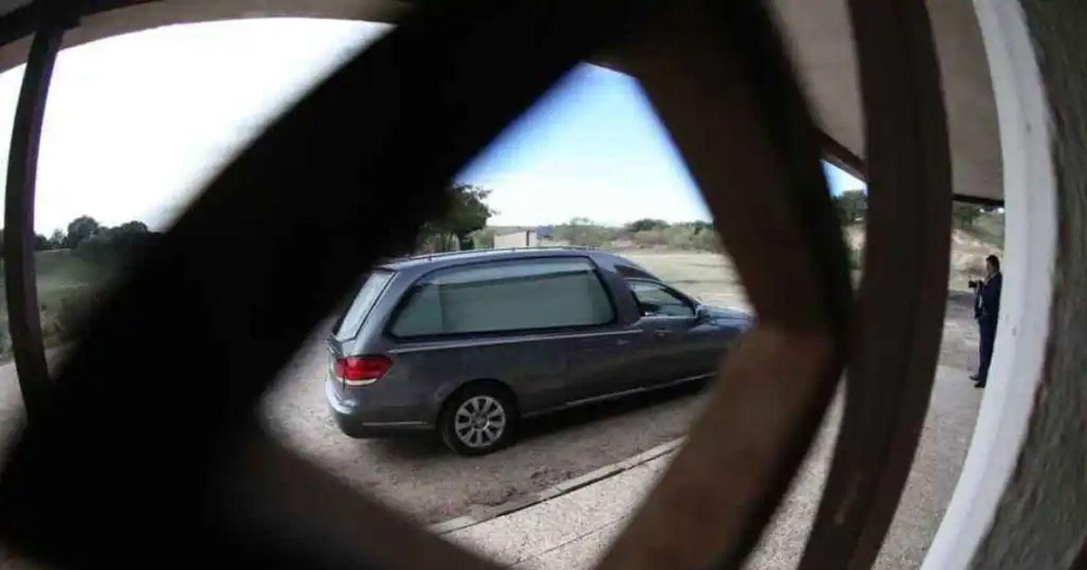 Robaron un coche fuacutenebre y lo encontraron abandonado a las pocas cuadras