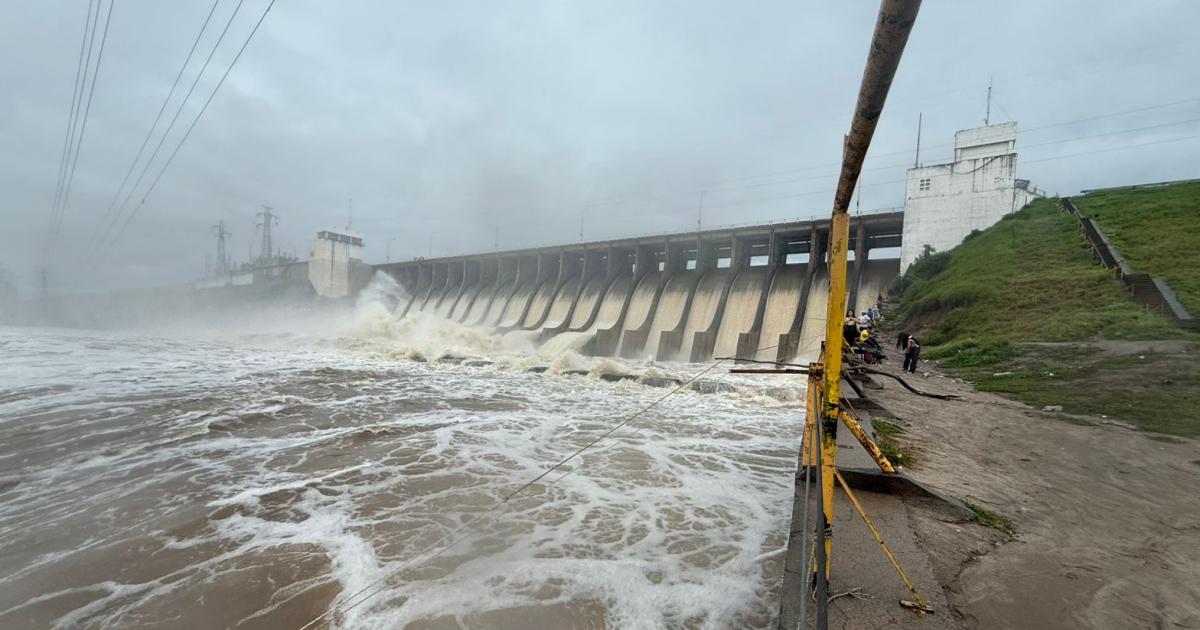 Declaran alerta roja en Las Termas por la crecida del Riacuteo Dulce