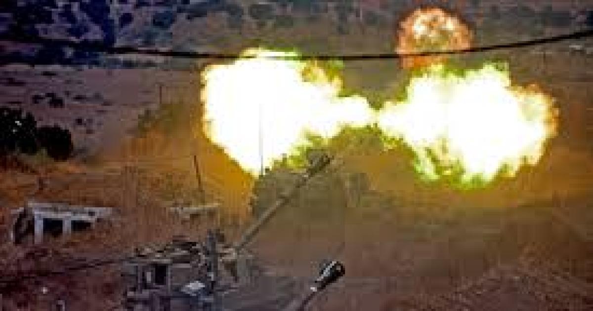 El grupo Hezbollah disparoacute decenas de cohetes contra Israel