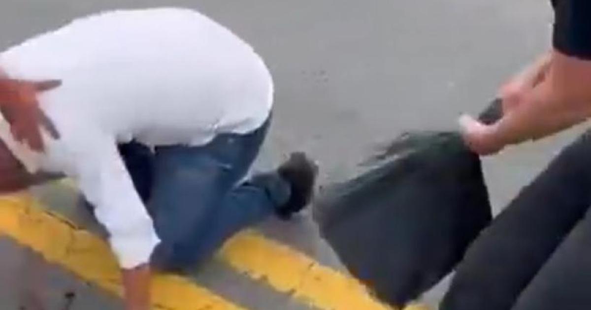 Gritos y salvaje agresioacuten a un Diputado Nacional bajo el temporal