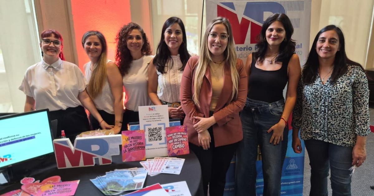 MUJERES EN EL FOacuteRUM