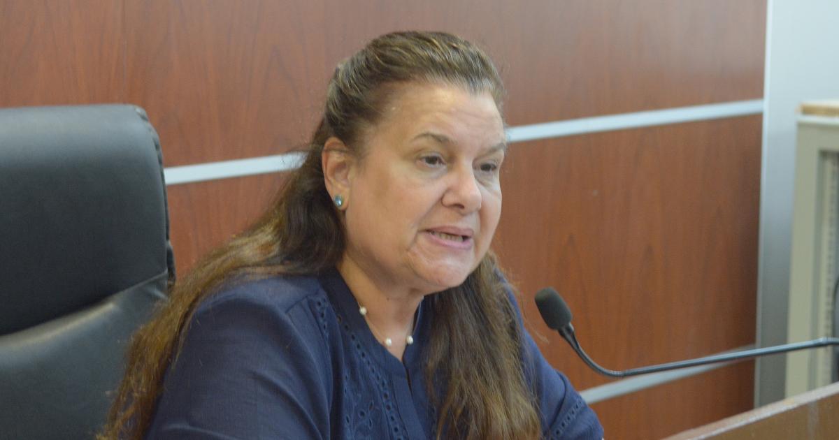 Dictan prisioacuten preventiva por incendiarle la casa a su expareja y notificarla