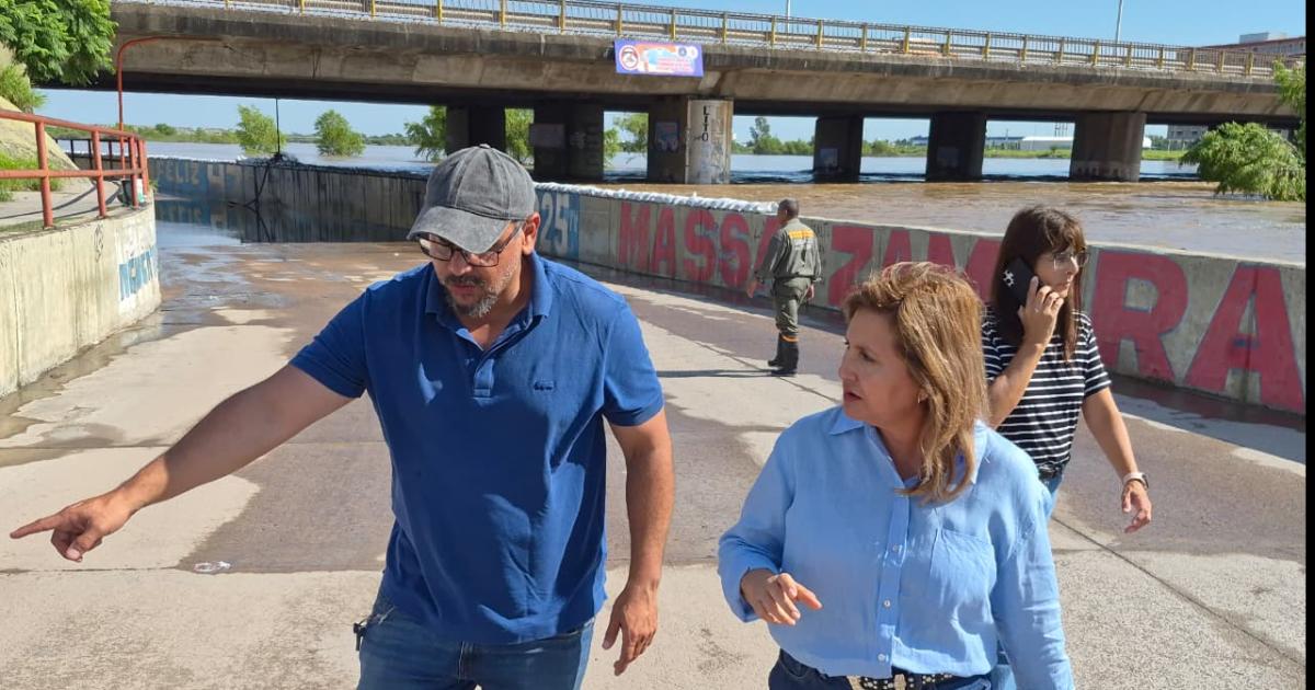Crecida del Riacuteo Dulce- Fuentes supervisa el refuerzo de defensas en la nueva costanera