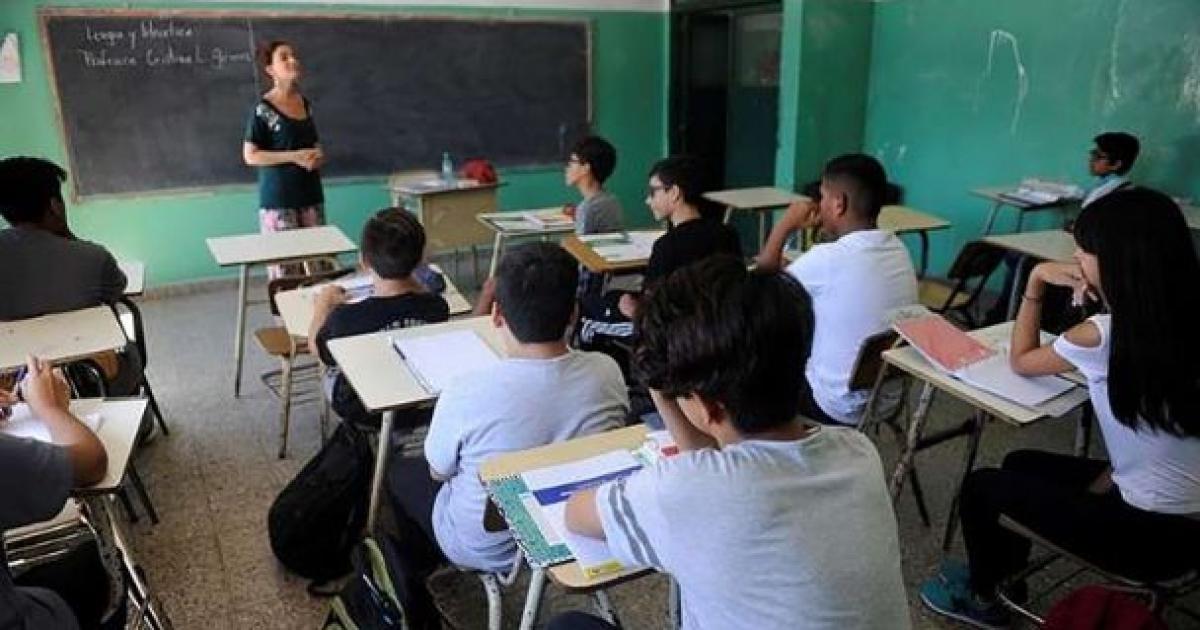 Santiago del Estero consolida maacutes de 30 antildeos de prevencioacuten de adicciones en las escuelas