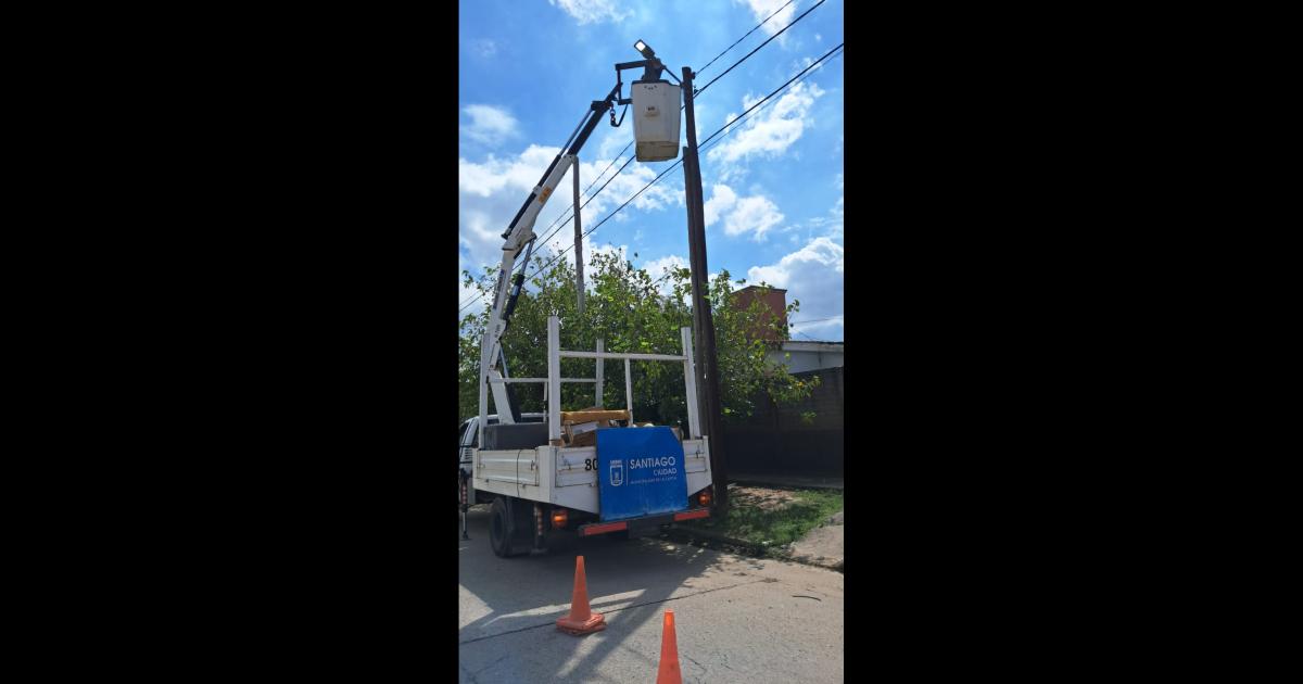 Instalan y reponen luminarias LED en Huaico Hondo Coloacuten y los barrios Siglo