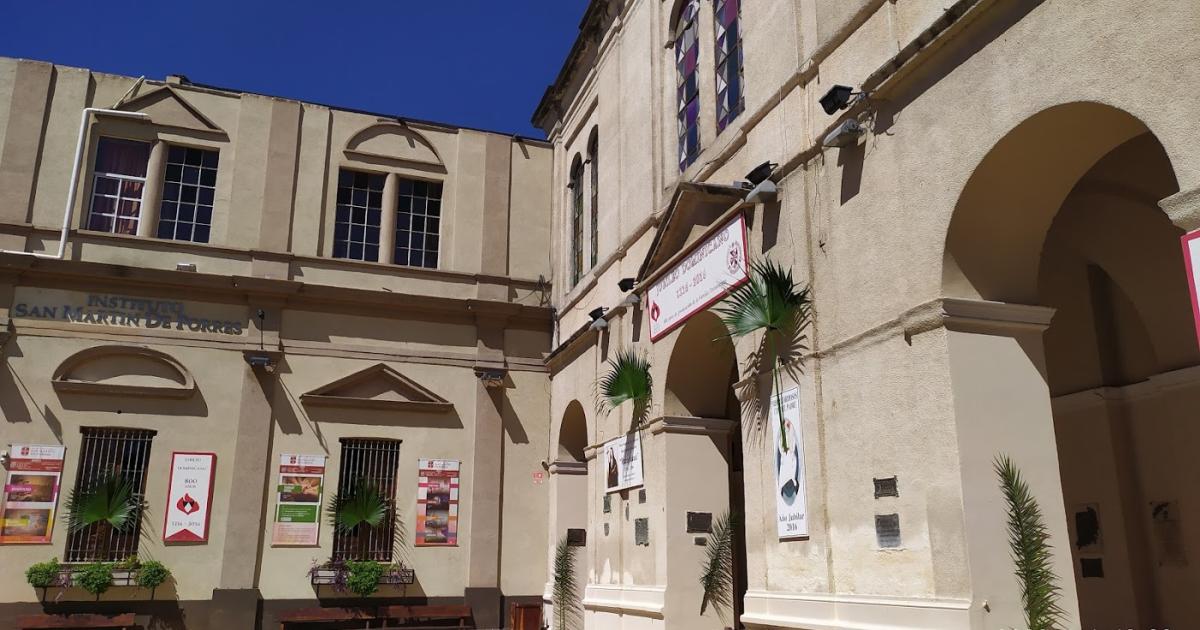 Nueva propuesta de formacioacuten  para egresados en el ISMP