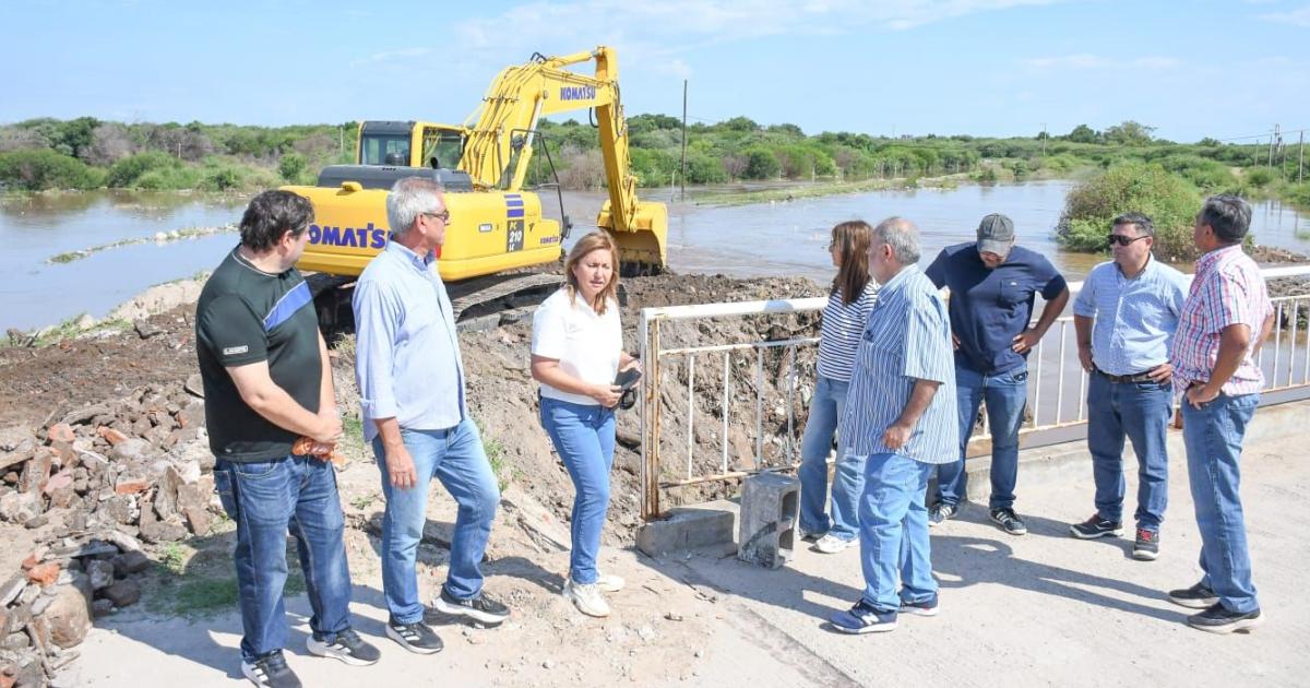 La municipalidad continuacutea con los trabajos ante la creciente del Riacuteo Dulce en la Costanera
