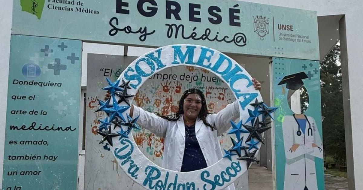 La Unse superoacute los 100 meacutedicos egresados de la Facultad de Cs Meacutedicas