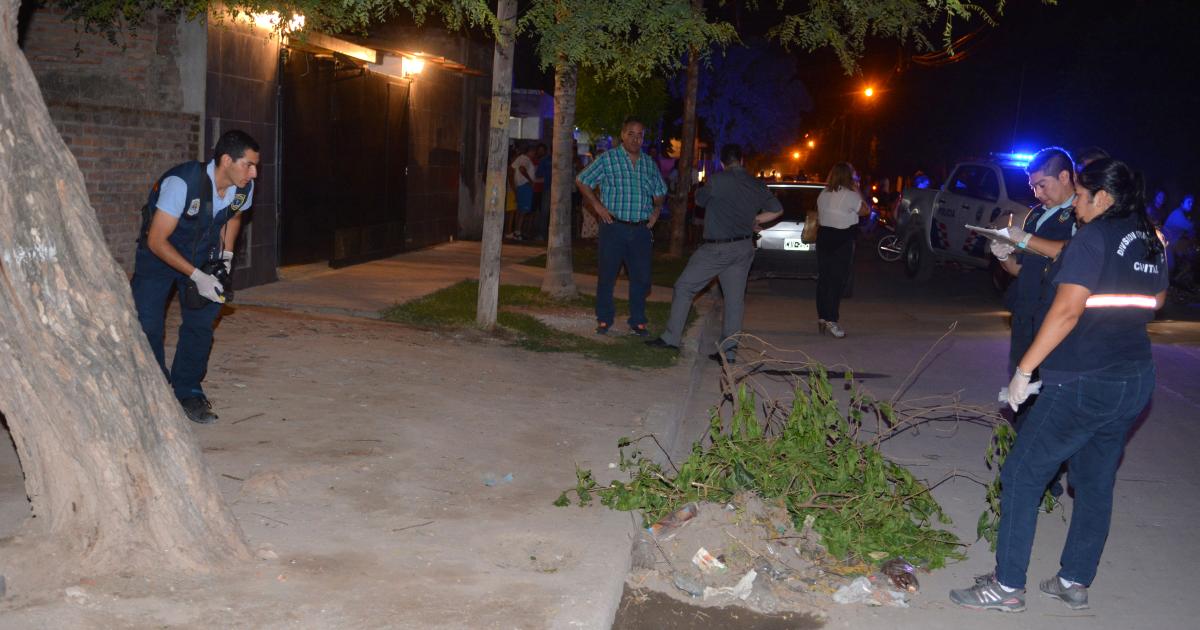 Gresca callejera terminoacute con 3 viacutectimas y agresores proacutefugos