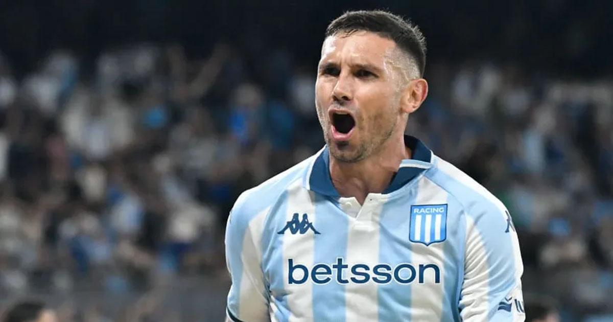 Con dos goles de Maravilla Martiacutenez Racing le ganoacute a Estudiantes (RC) 