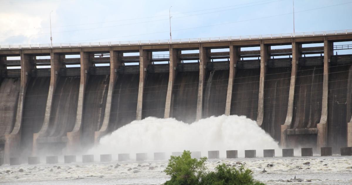 Continuacutea en descenso el caudal del Riacuteo Dulce y lleva alivio a zonas afectadas