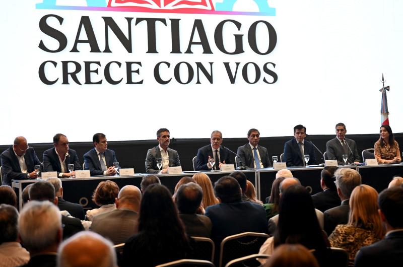 El gobernador Eliacuteas Suaacuterez firmoacute convenios con el CFI por el programa Santiago Crece con Vos