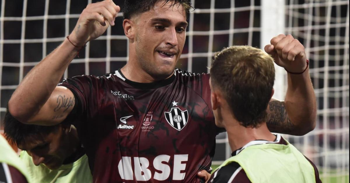 Central Coacuterdoba vencioacute a Riestra y se ilusiona