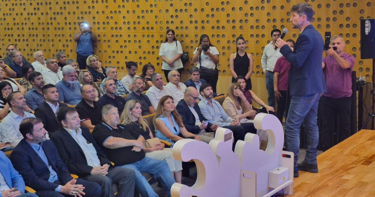 ANALISTA Disertó sobre La economía argentina en el contexto actual en el CCB