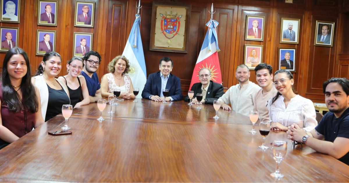 Los nuevos egresados de la Facultad de Ciencias Meacutedicas fueron recibidos en la Unse