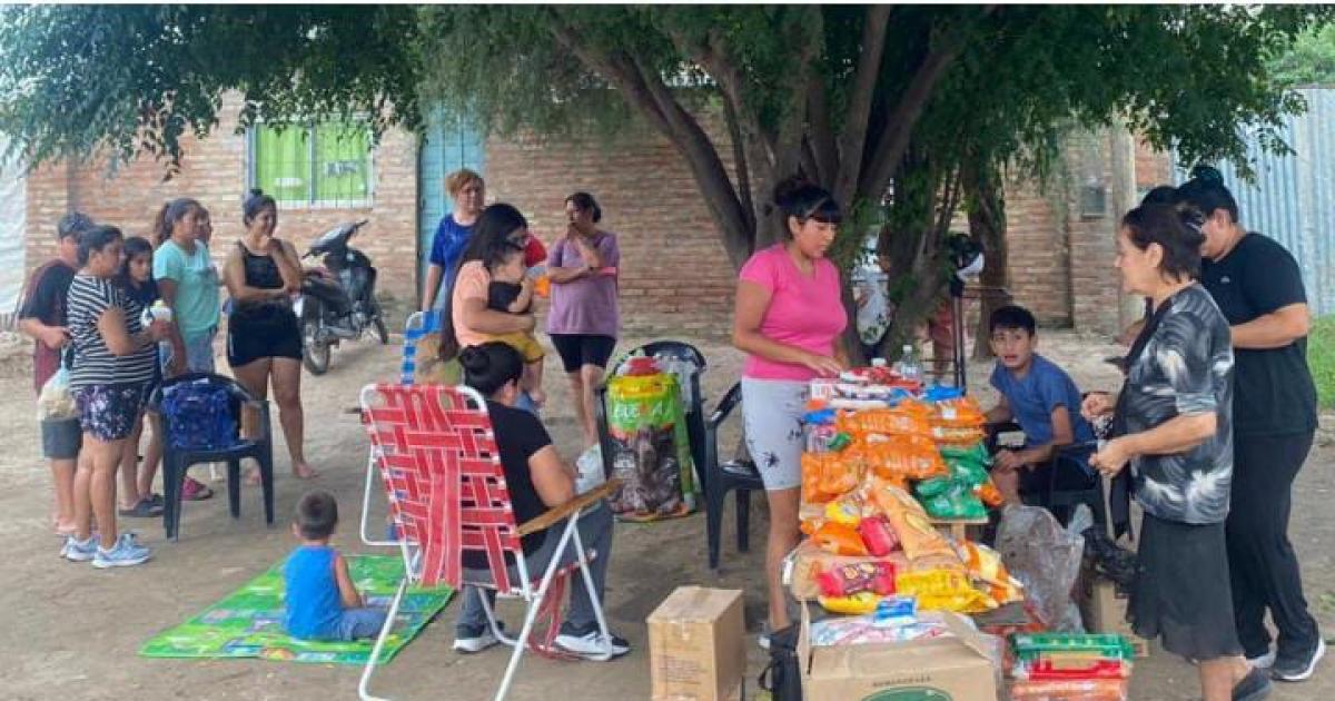 Caacuteritas sigue con la asistencia a las familias evacuadas por las inundaciones