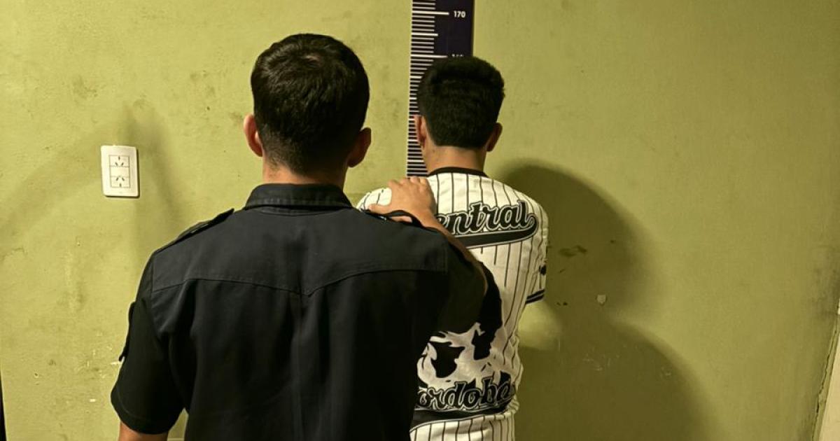 Amenazoacute con machete a su pareja y con ladrillo golpeoacute a nintildea de 2 antildeos