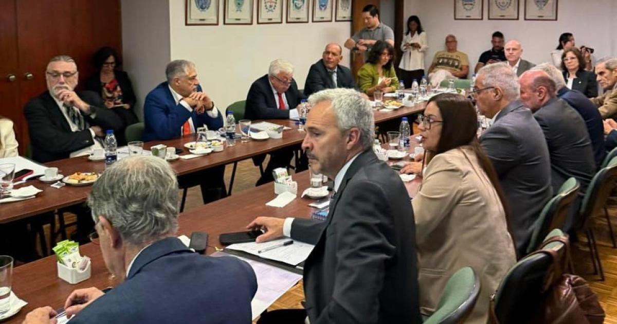 Deliberaciones en la ciudad de Buenos Aires- Santiago presente en la reunioacuten de la Junta Federal de Cortes