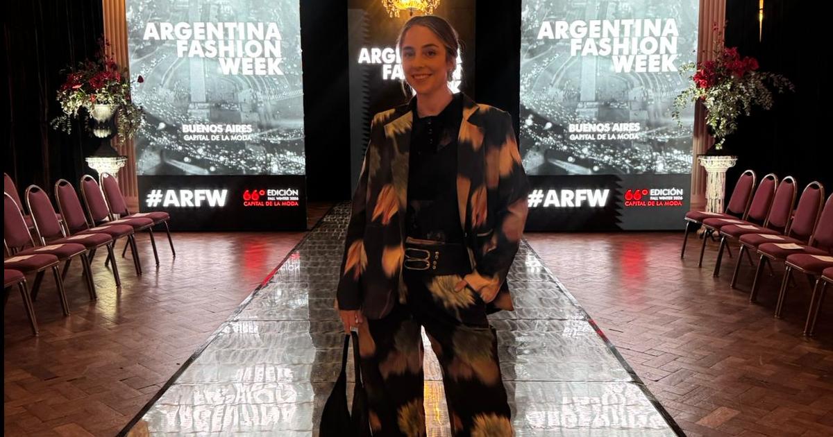 Una santiaguentildea deslumbroacute con sus disentildeos en el Fashion Week de Buenos Aires