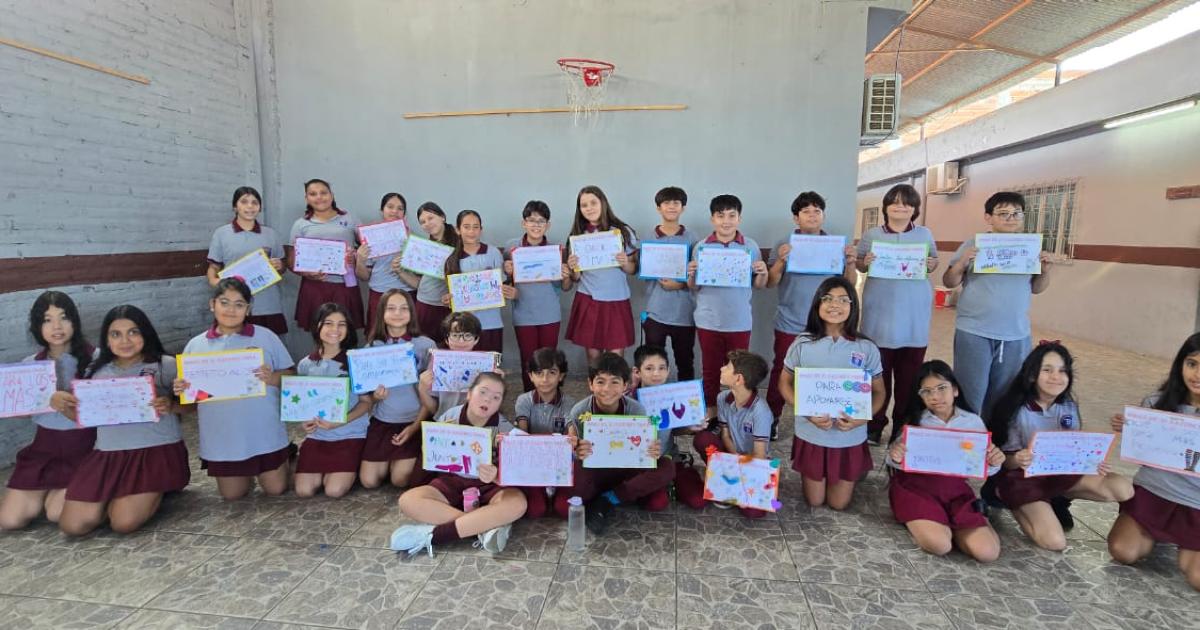 El 6deg grado del Instituto Barbieri expresoacute un sentido mensaje inclusivo