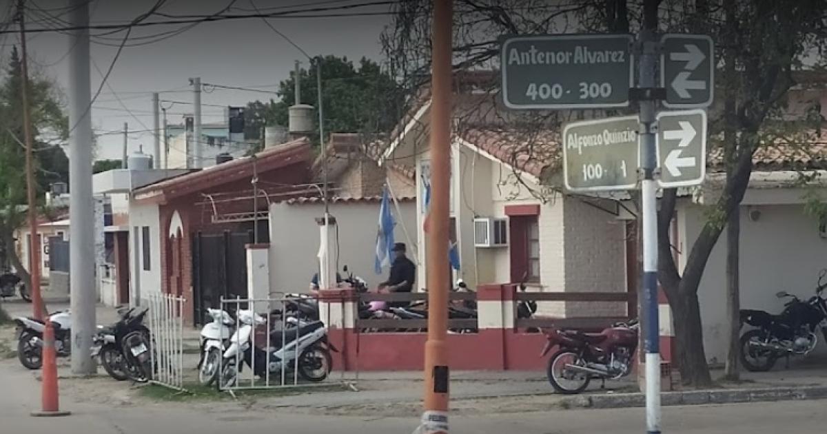 Adolescente sufrioacute lesiones al caer el techo de un supermercado