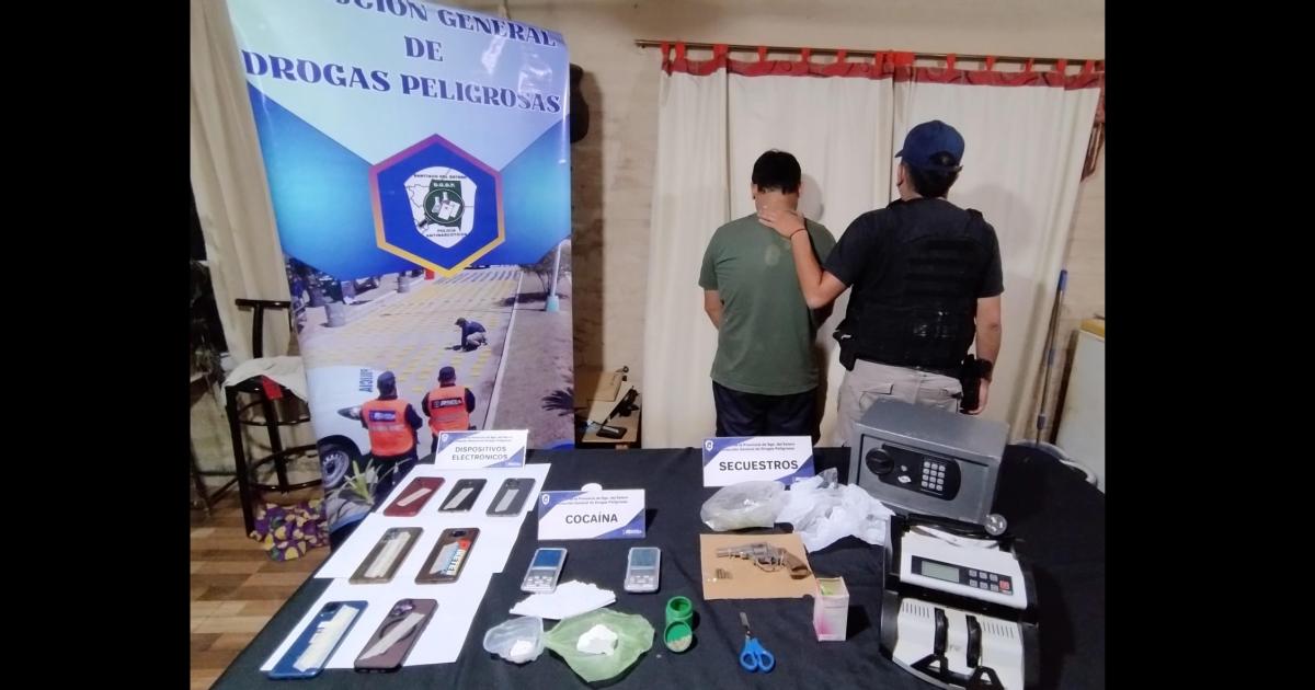 Golpe al narcomenudeo- detienen a un hombre secuestran estupefacientes vehiacuteculos y elementos vinculados a la causa