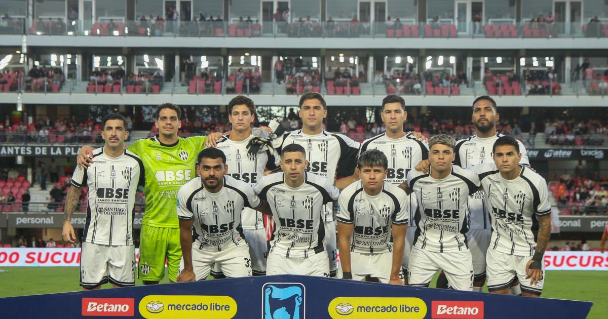 Dura caiacuteda en La Plata- Central Coacuterdoba fue goleado por Estudiantes